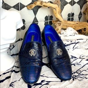 Snakeskin patterned Loffers